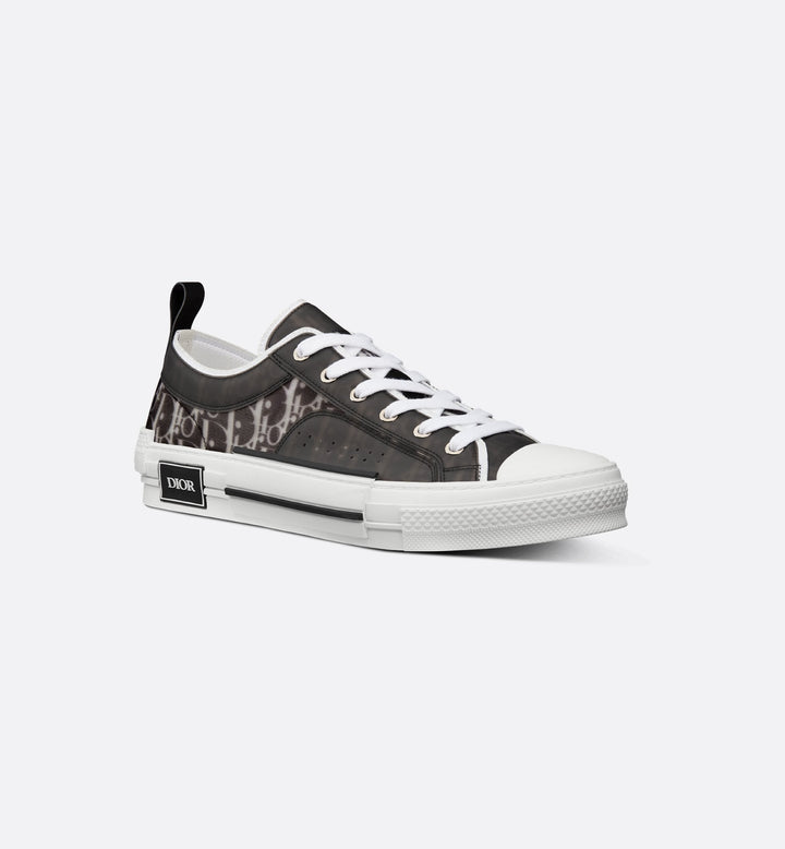 B23 Low-Top Sneaker
White and Black Dior Oblique Canvas