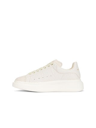 MCQUEEN
Oversized Sneaker